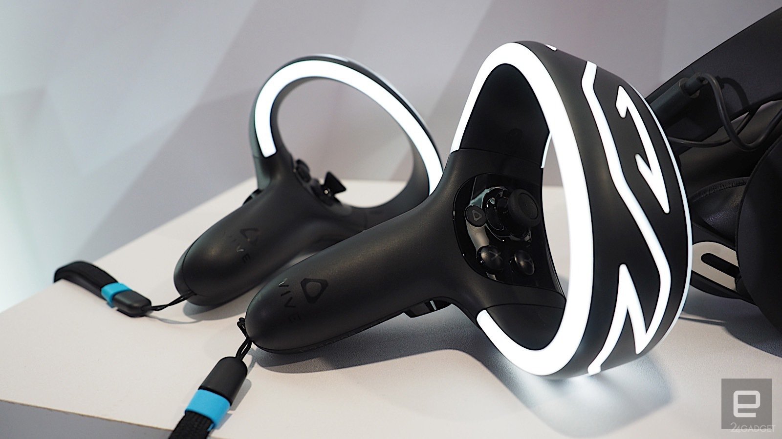 controllers cosmos